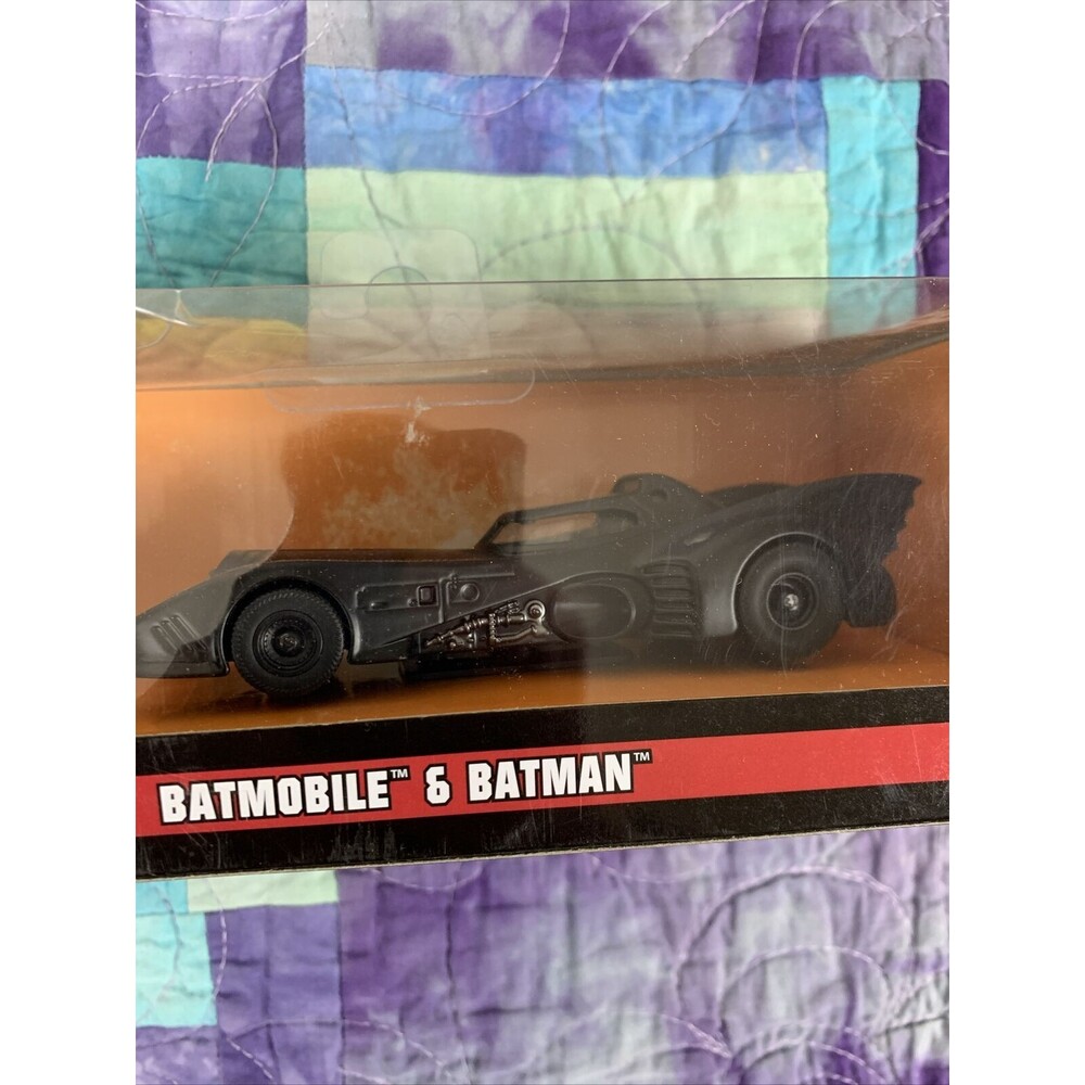 NEW Jada Toys 31704 Batman 1989 BATMOBILE 1:32 Scale DieCast Vehicle & Figure - Picture 4 of 6